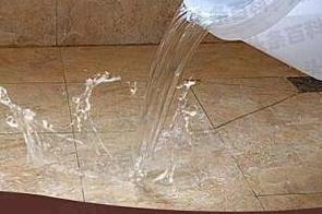 始兴漏水维修 免砸砖防水材料该如何施工